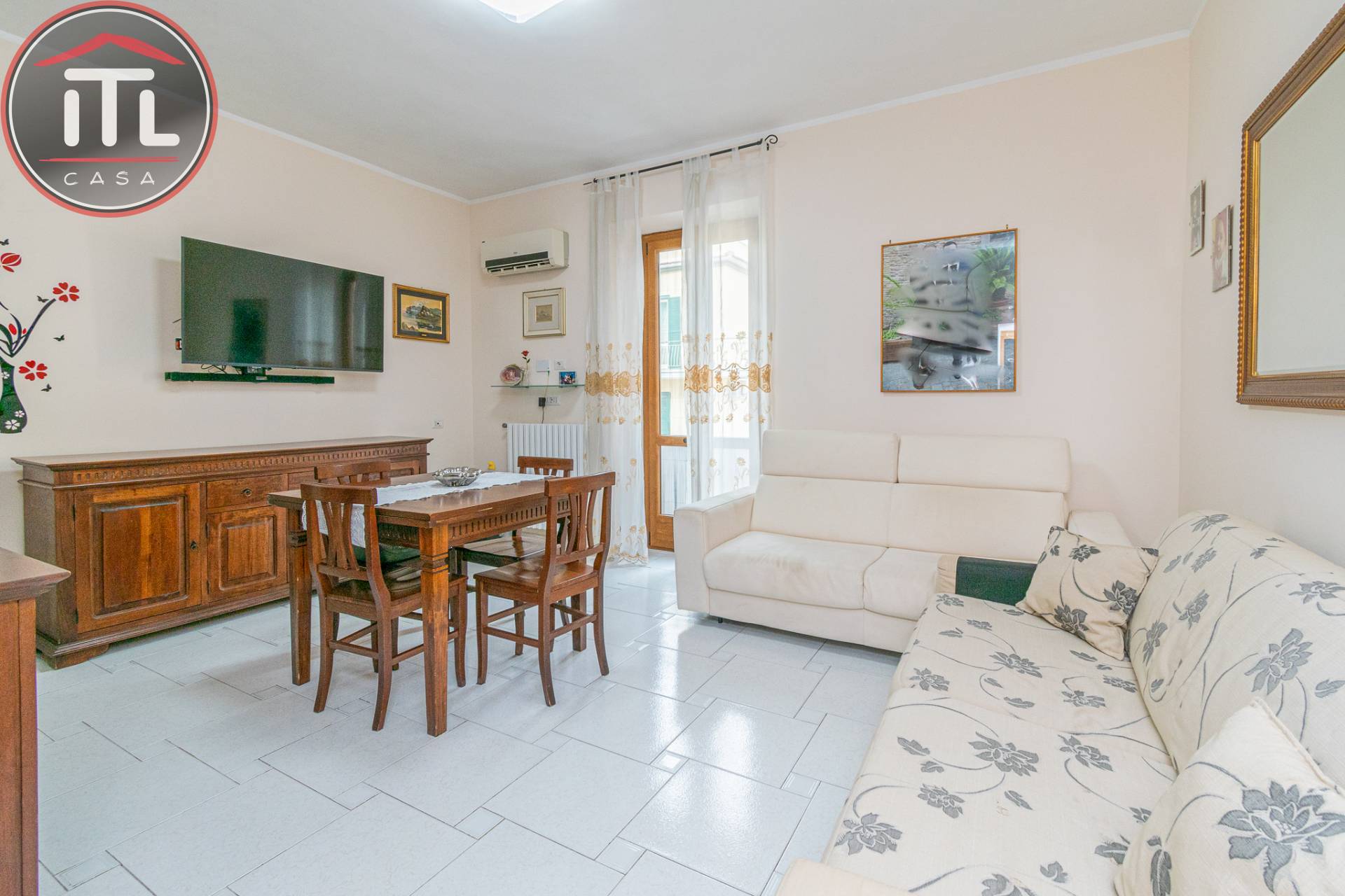 Immagine 16 di Appartamento in vendita  in Via Santafiora a Roma