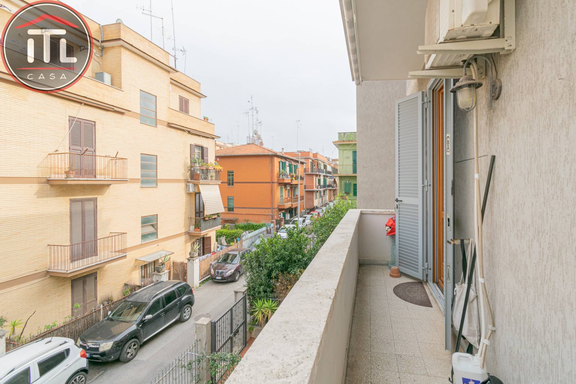 Immagine 18 di Appartamento in vendita  in Via Santafiora a Roma