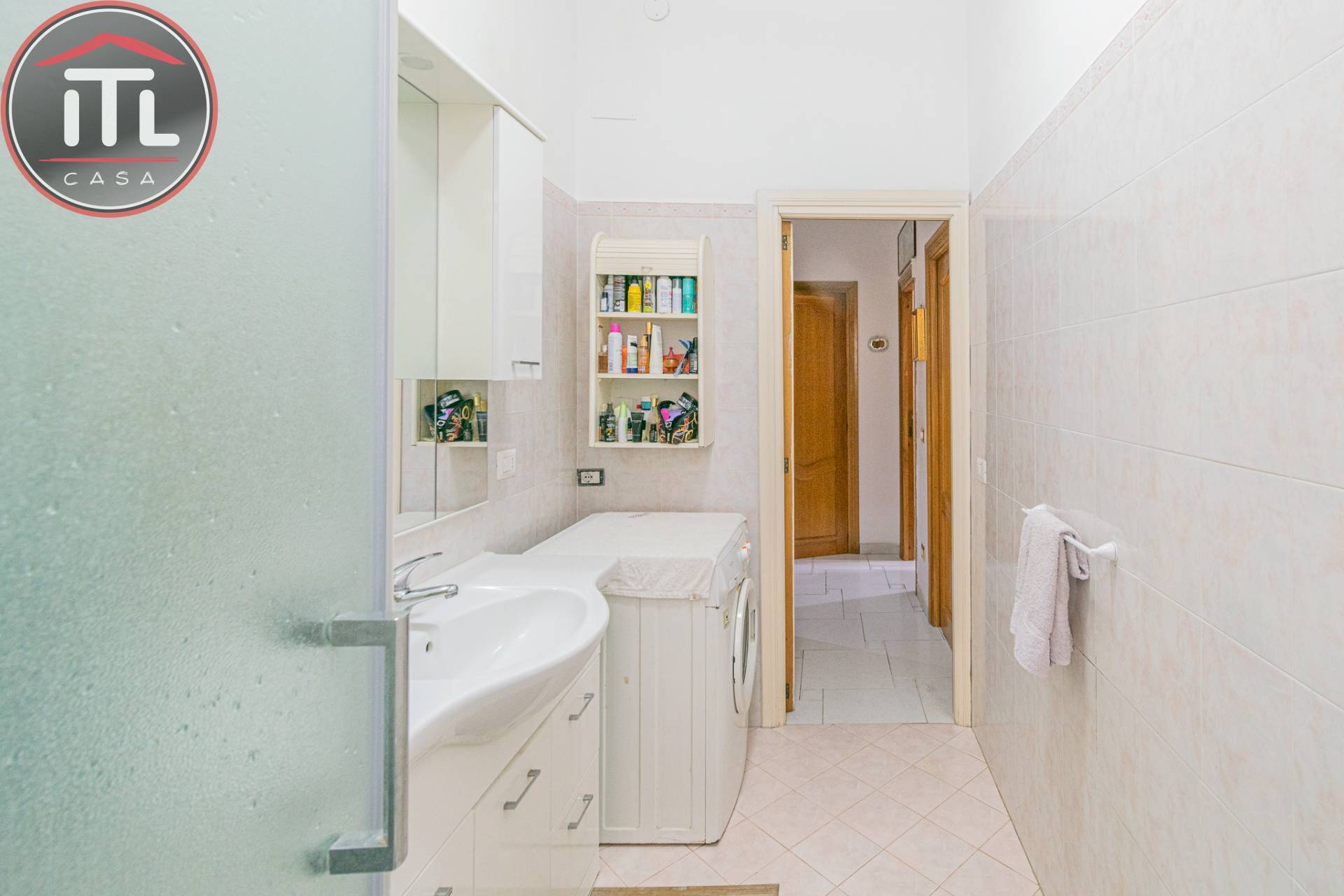 Immagine 20 di Appartamento in vendita  in Via Santafiora a Roma