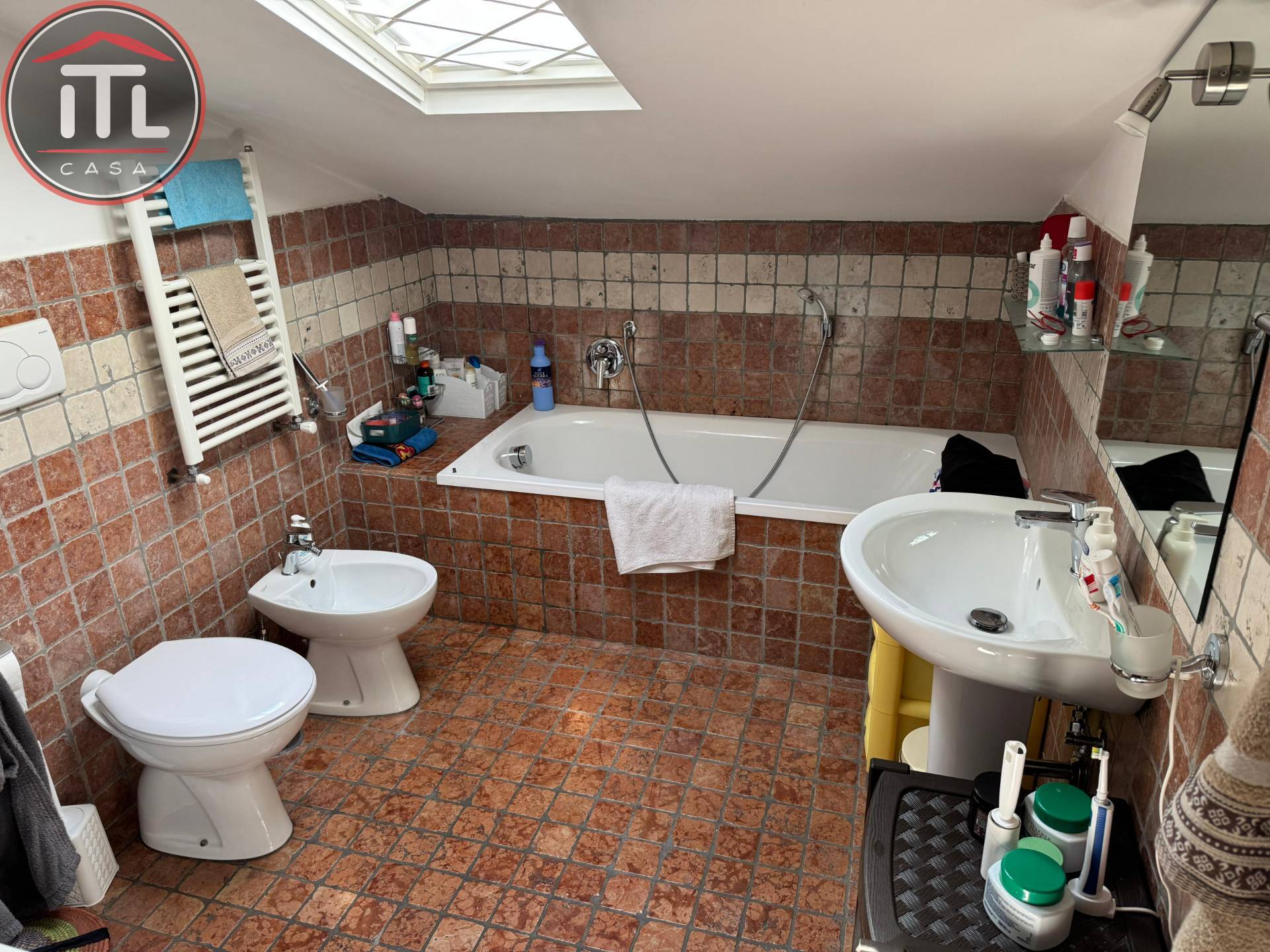 Immagine 22 di Appartamento in vendita  in Gavoi 12 a Roma