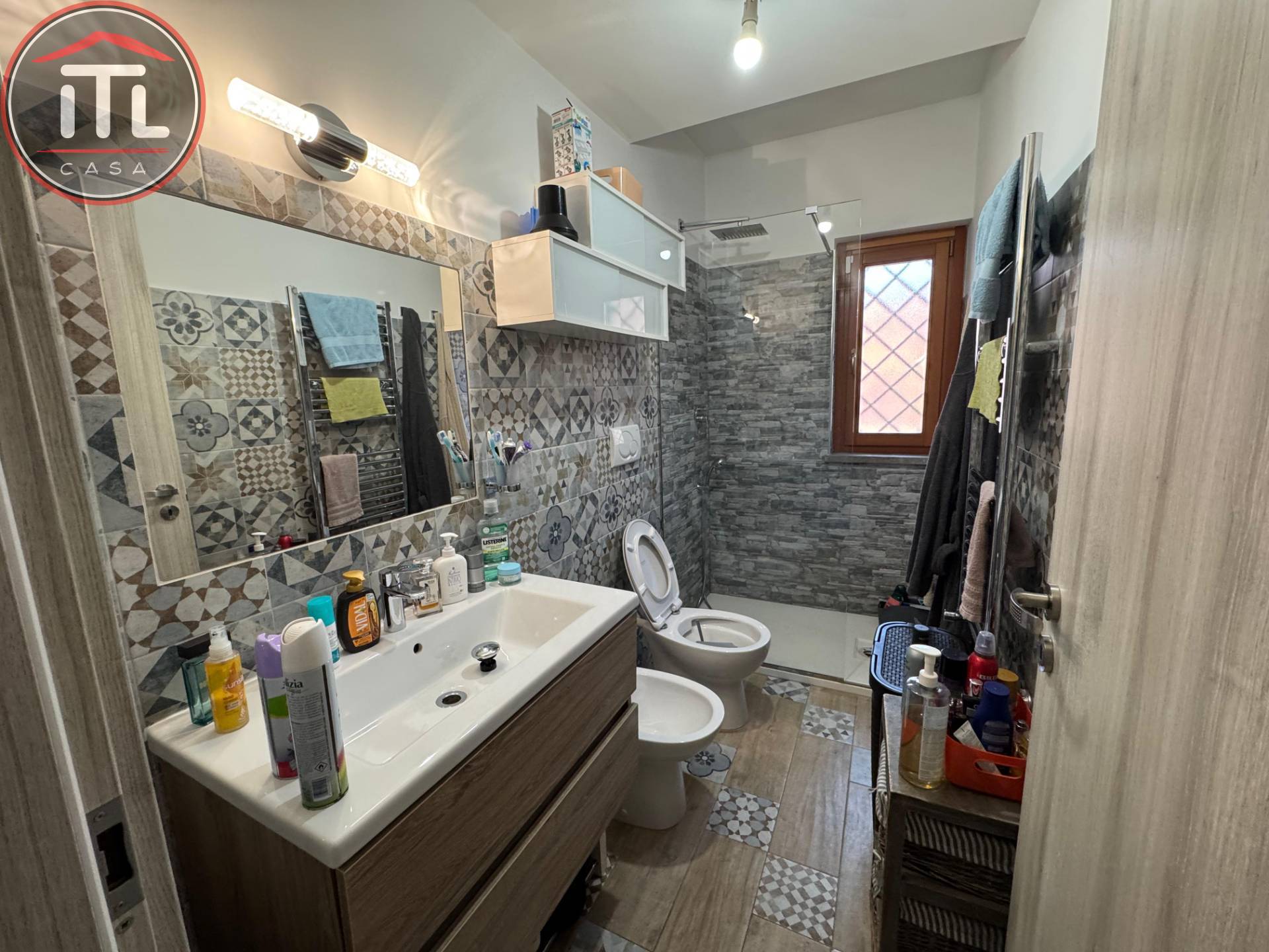 Immagine 17 di Appartamento in vendita  in Gavoi 12 a Roma