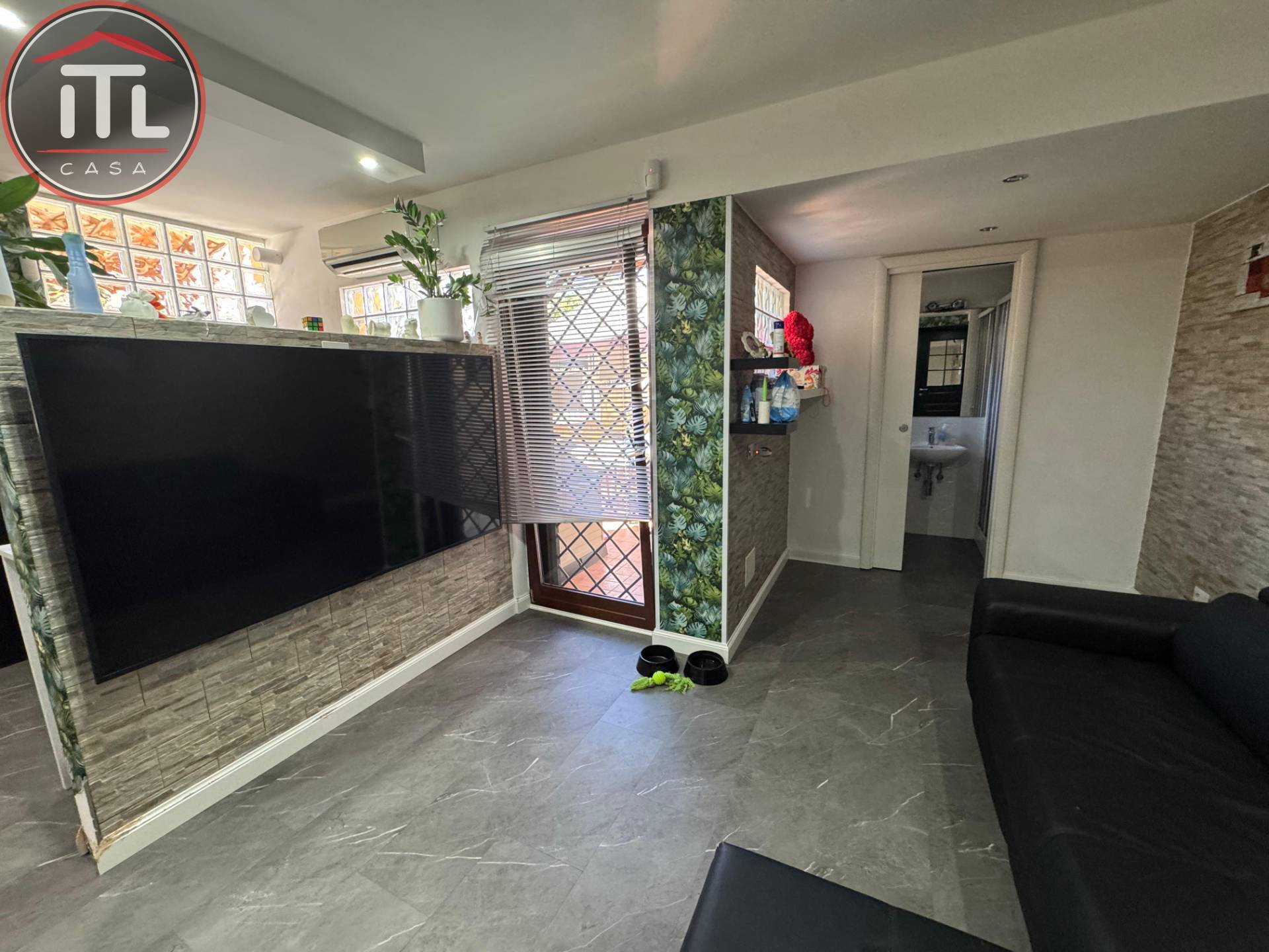 Immagine 3 di Appartamento in vendita  in Gavoi 12 a Roma