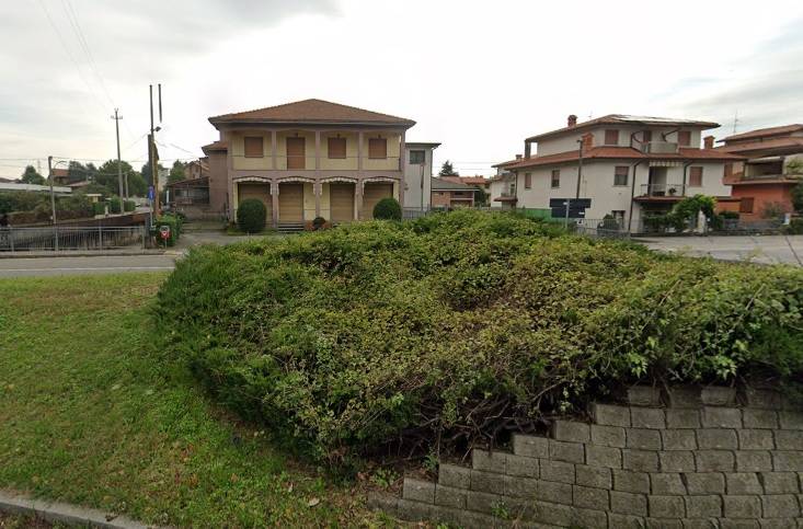 Immagine 75 di Palazzo in vendita  in Via vittorio Veneto 1 a Almenno San Bartolomeo