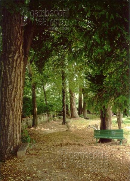 Immagine 18 di Villa in vendita  a Barge