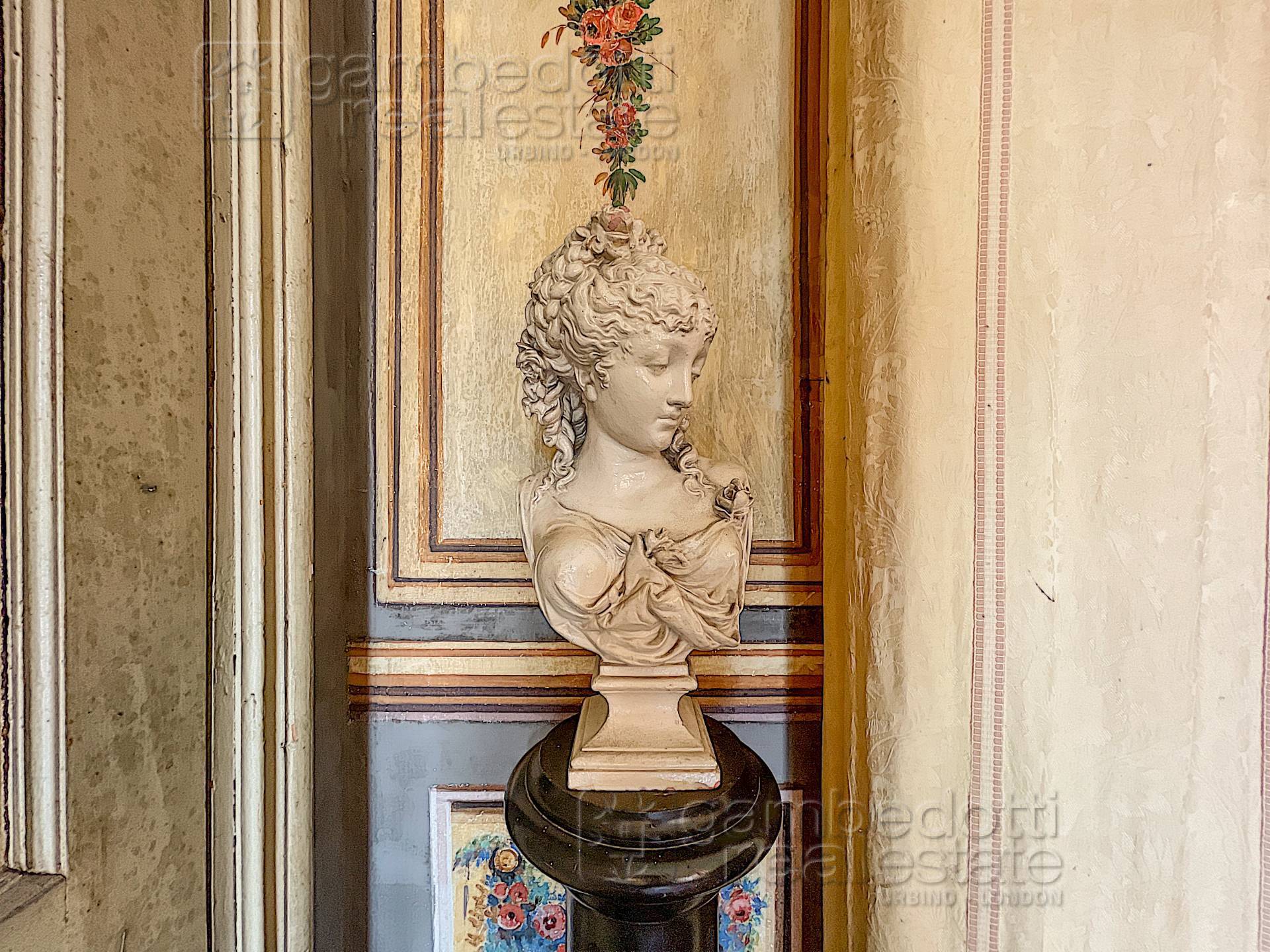 Immagine 9 di Villa in vendita  a Barge