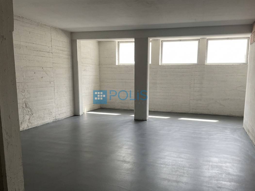 Immagine 9 di Box auto in vendita  in Via Ulloa a Venezia