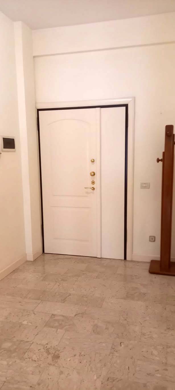 Immagine 3 di Appartamento in vendita  a Pesaro