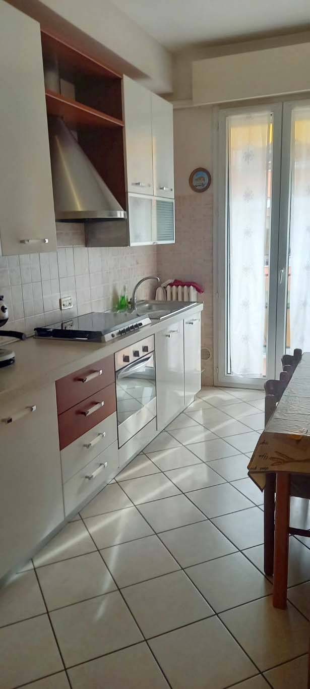 Immagine 1 di Appartamento in vendita  a Pesaro