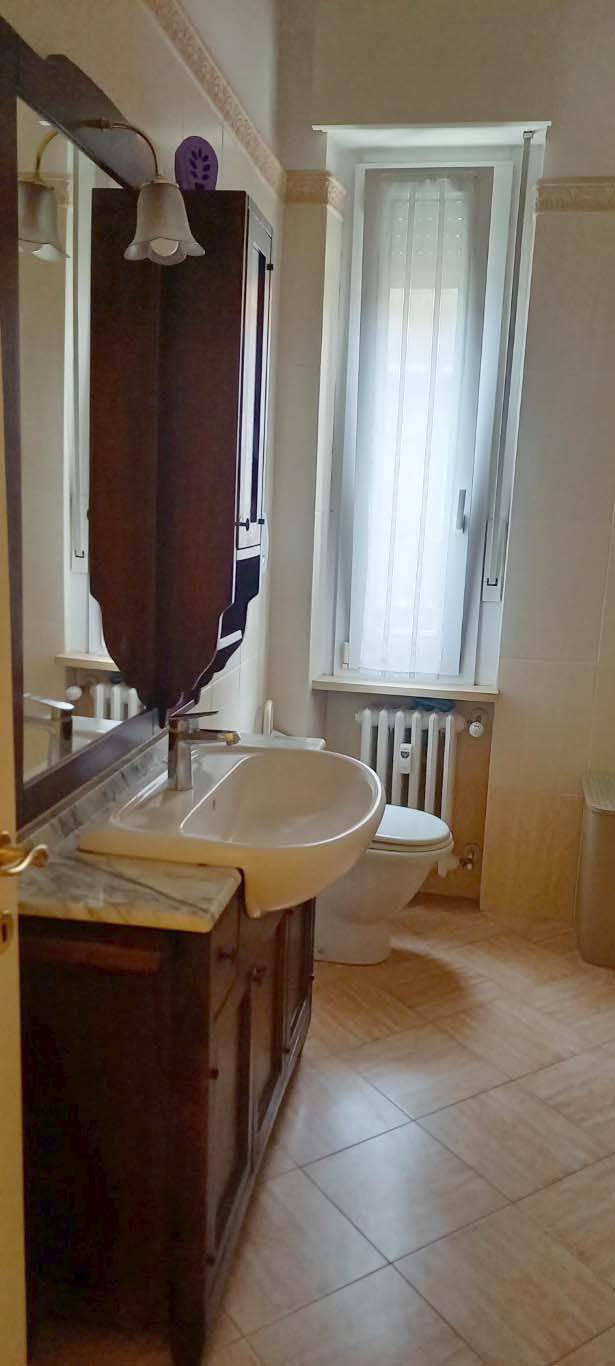 Immagine 9 di Appartamento in vendita  a Pesaro