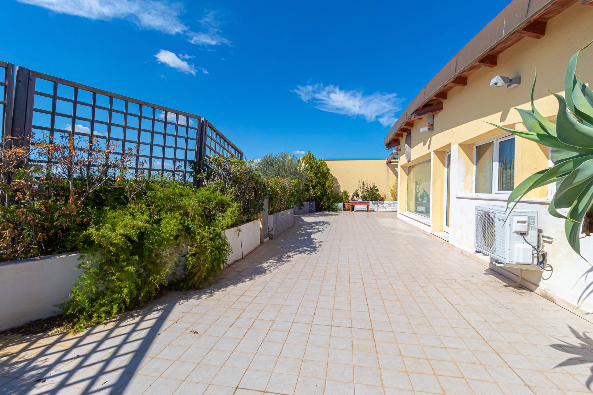 Immagine 39 di Attico in vendita  in Via Carlo Forlanini a Siracusa