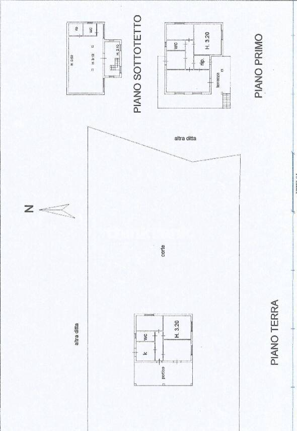 Immagine 59 di Villa in vendita  in Via Ombra a Gravina Di Catania