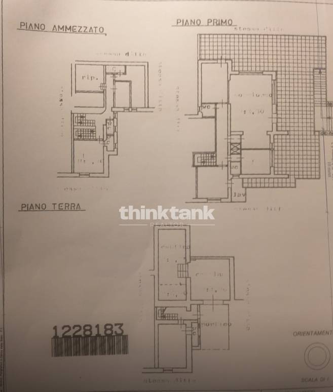 Immagine 28 di Villa in vendita  in Via Del Bosco a Gravina Di Catania