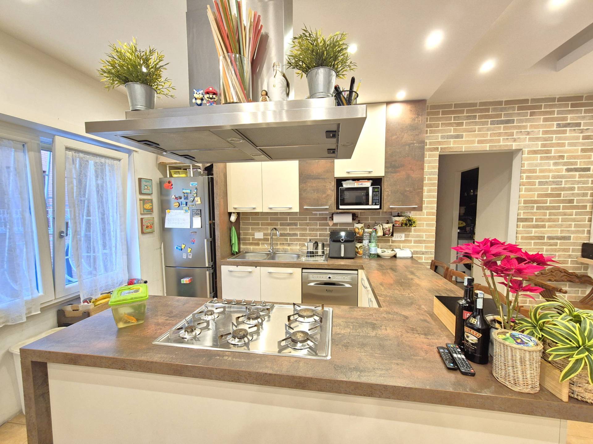 Immagine 3 di Appartamento in vendita  in Via Acquaroni 105 a Roma