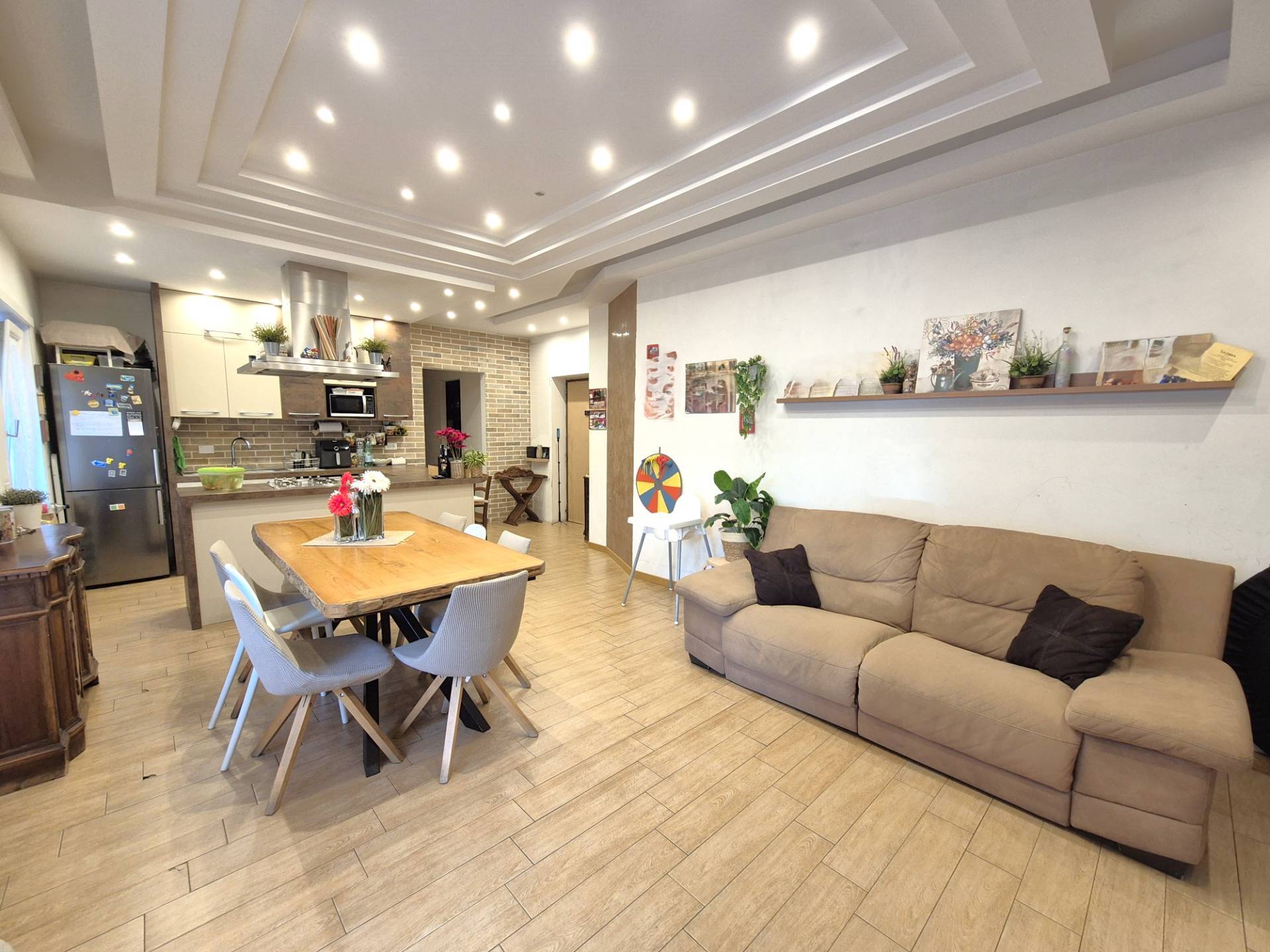 Immagine 6 di Appartamento in vendita  in Via Acquaroni 105 a Roma