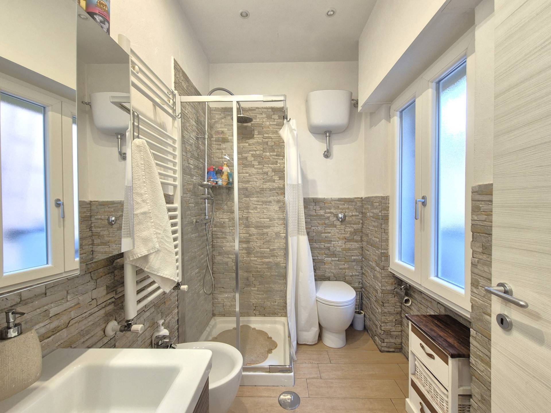 Immagine 11 di Appartamento in vendita  in Via Acquaroni 105 a Roma