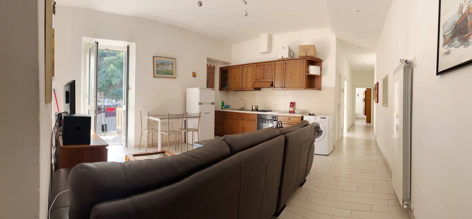 Immagine 3 di Appartamento in vendita  a Savona