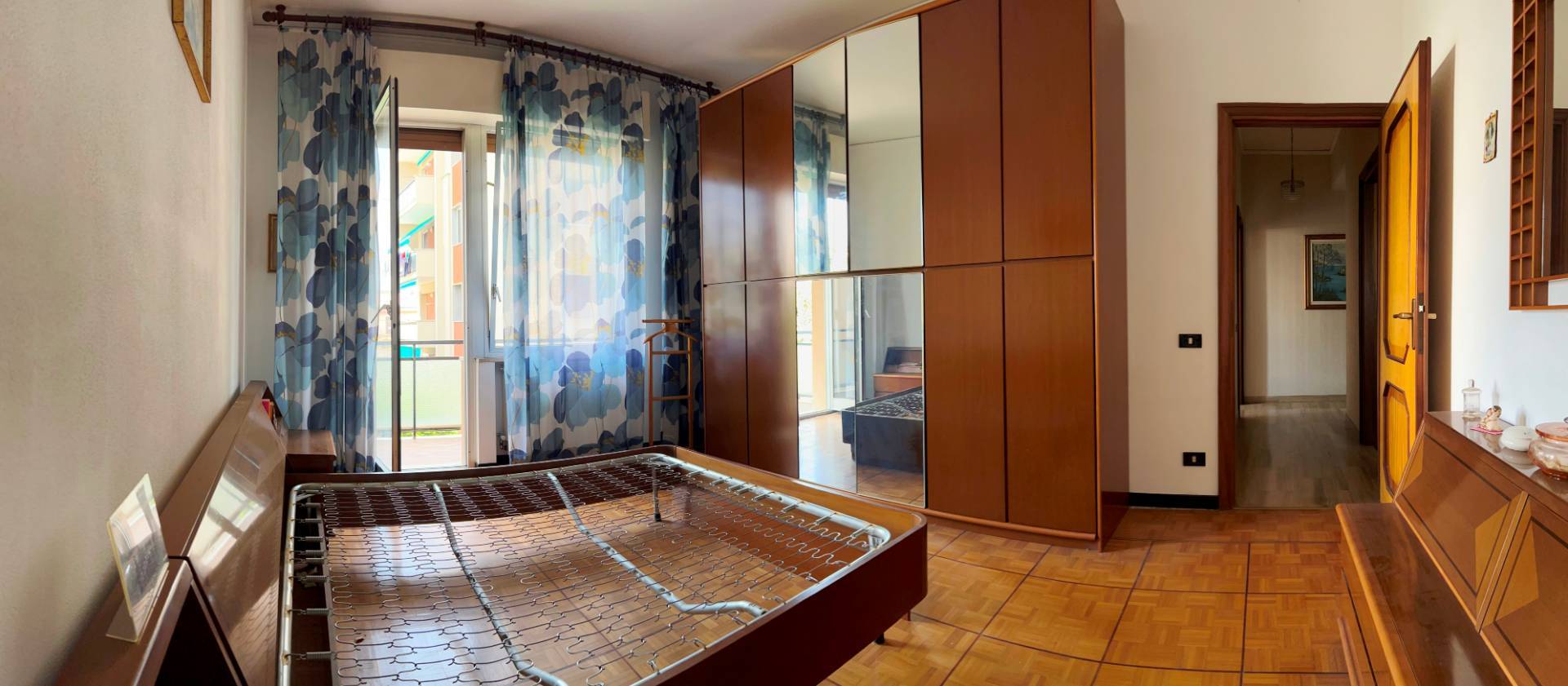 Immagine 13 di Appartamento in vendita  a Savona