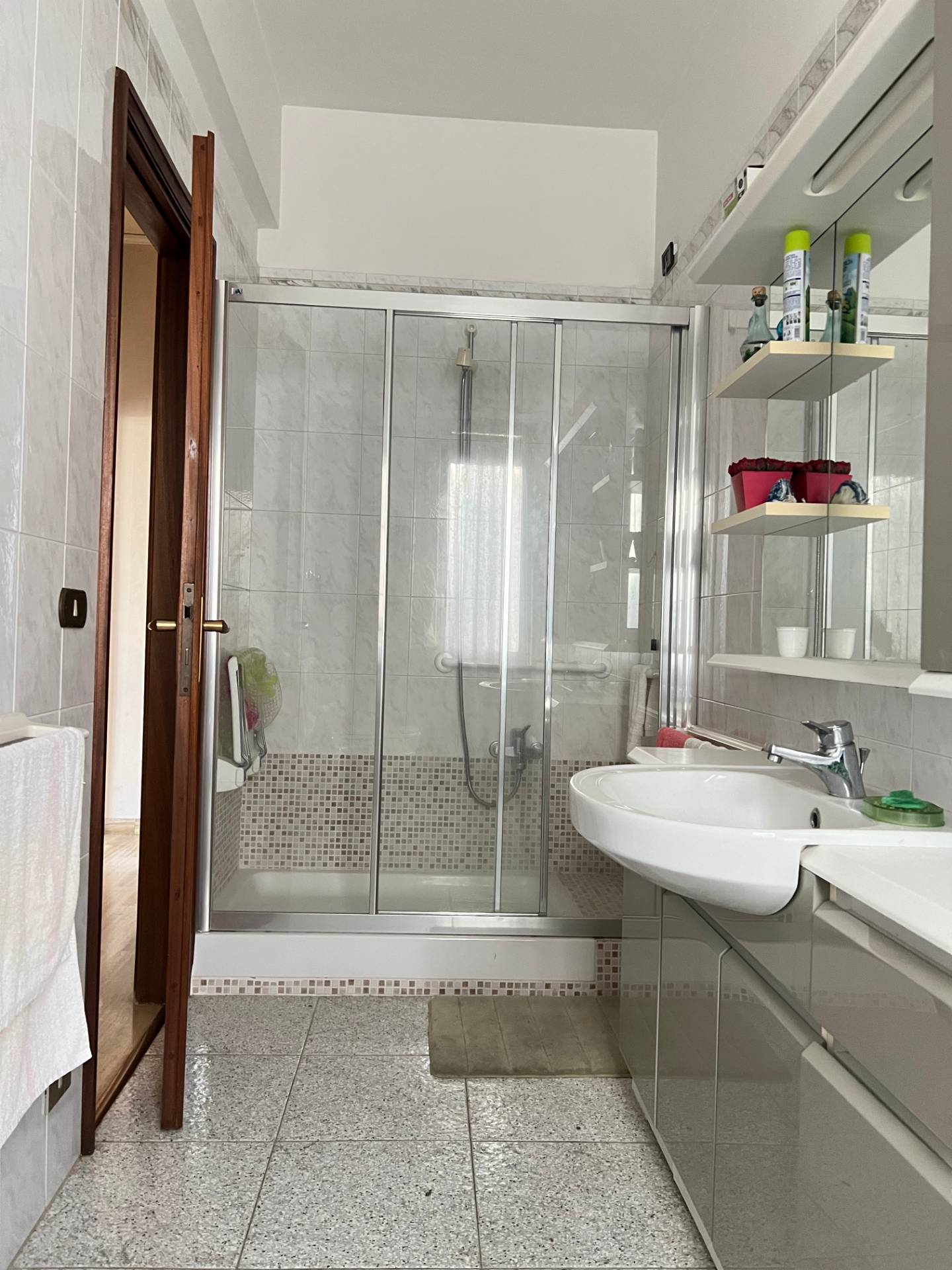 Immagine 20 di Appartamento in vendita  a Savona