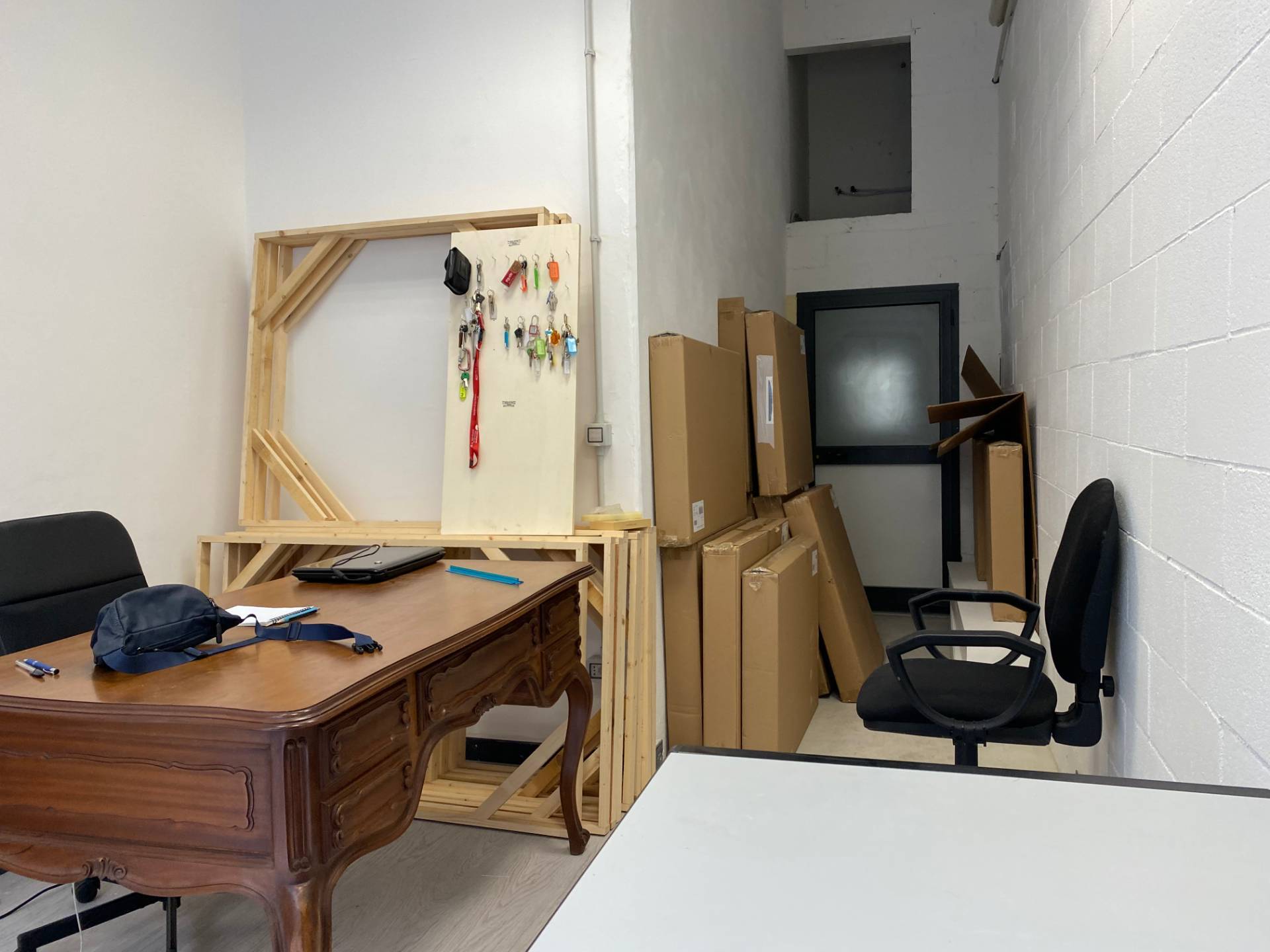 Immagine 7 di Magazzino in vendita  a Savona