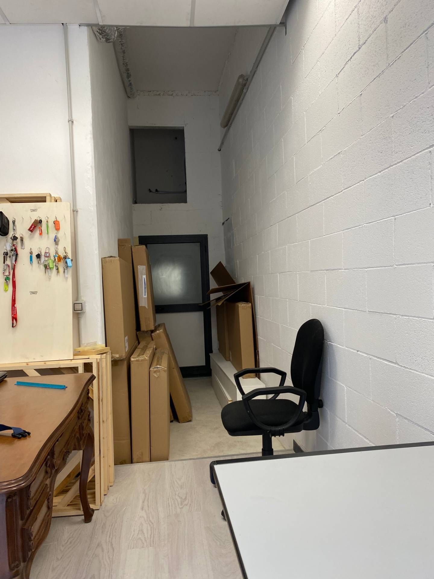 Immagine 8 di Magazzino in vendita  a Savona