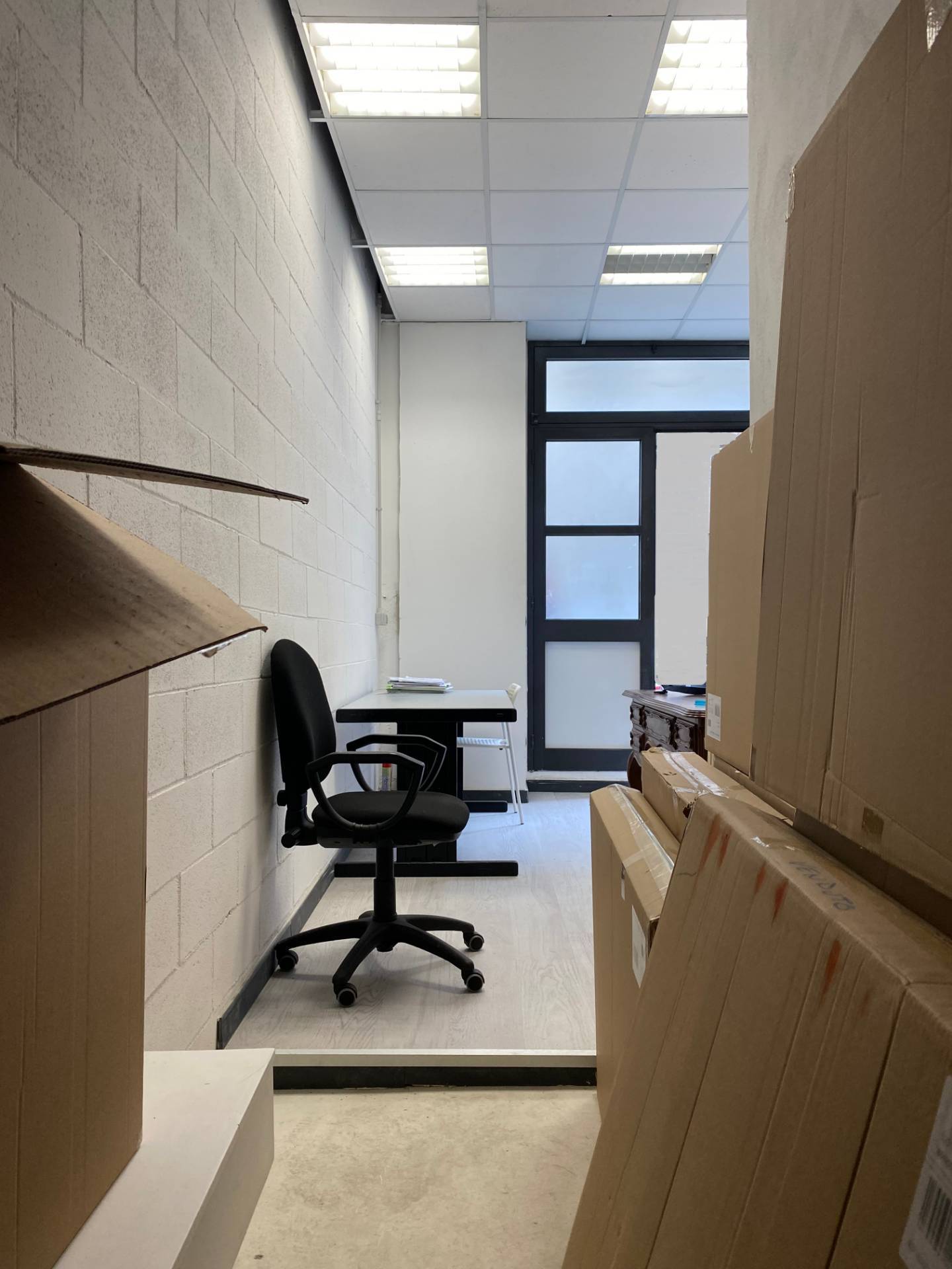 Immagine 14 di Magazzino in vendita  a Savona