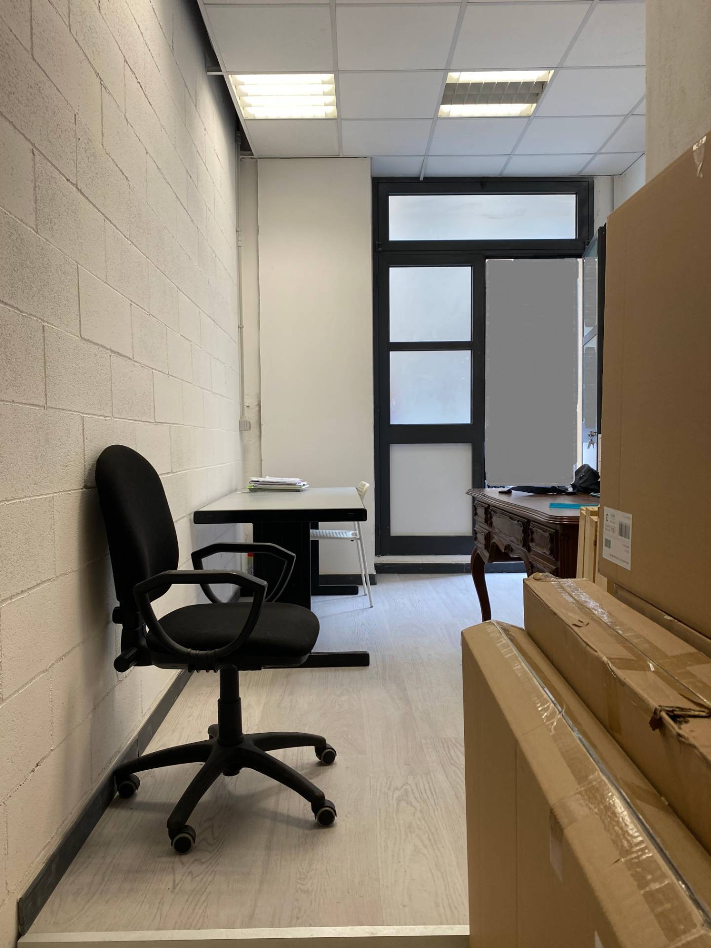 Immagine 15 di Magazzino in vendita  a Savona