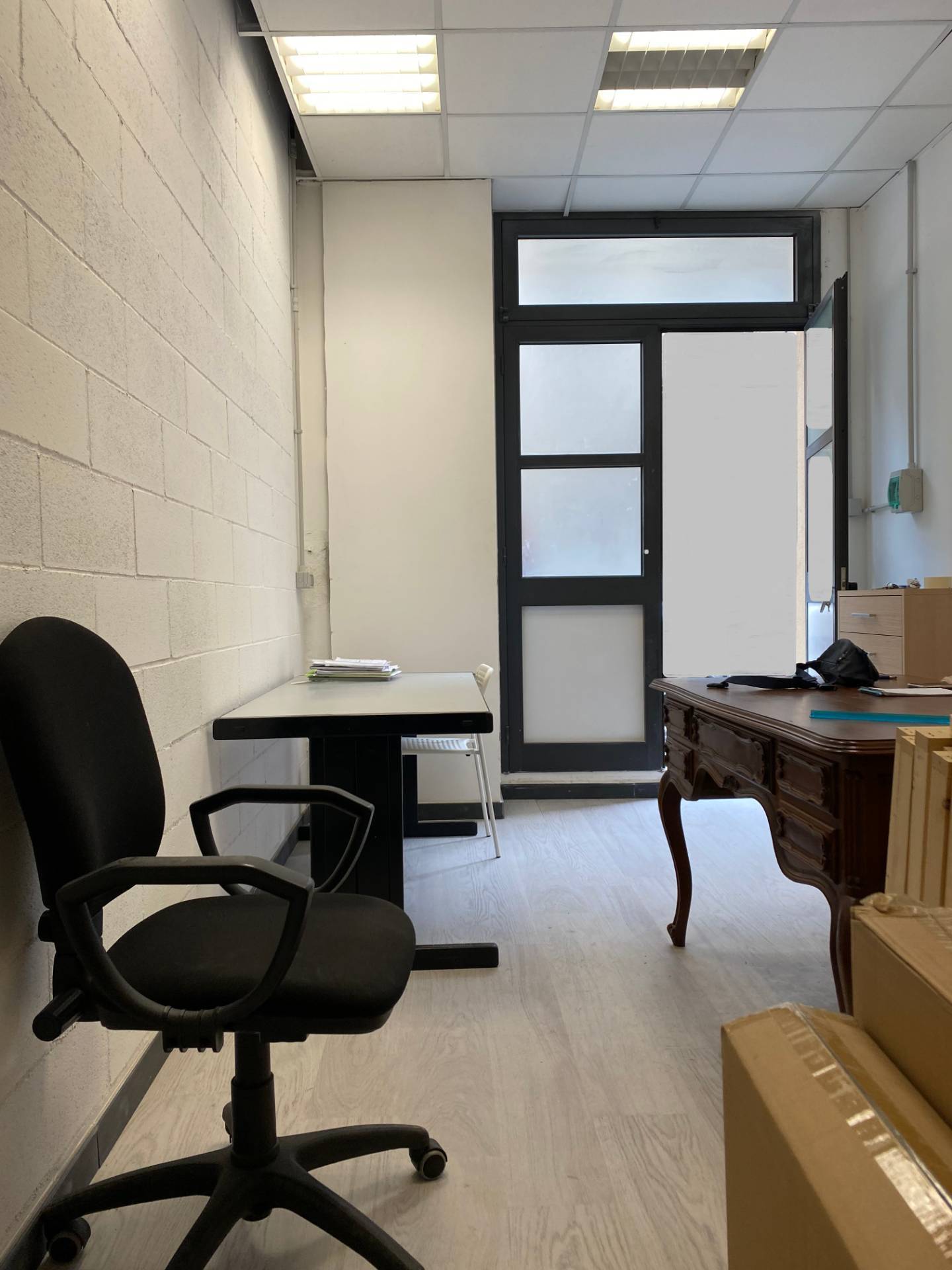 Immagine 16 di Magazzino in vendita  a Savona