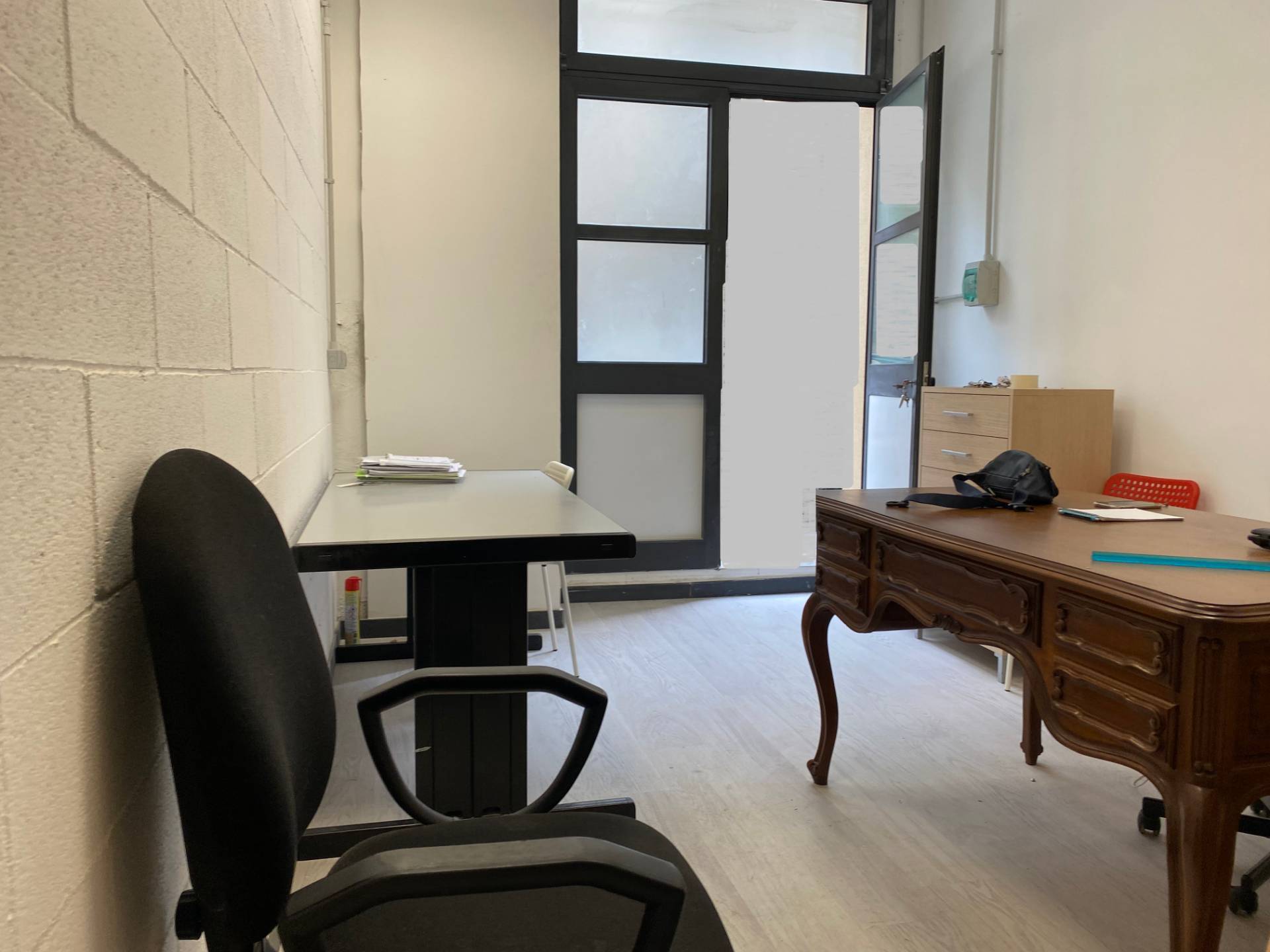 Immagine 17 di Magazzino in vendita  a Savona