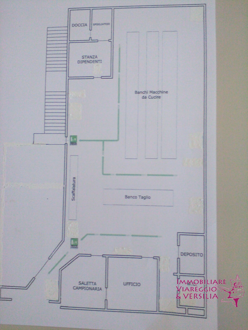 Immagine 10 di Magazzino in vendita  in via dell'oleificio 5 a Massarosa