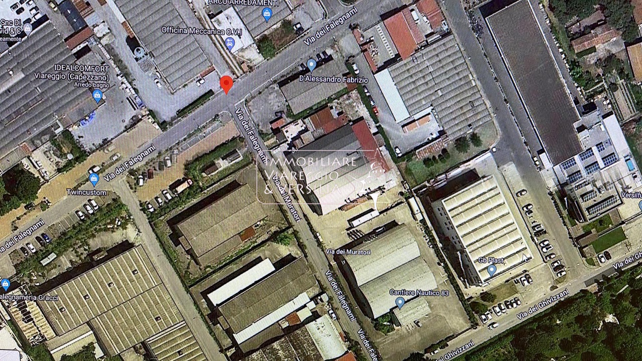 Immagine 1 di Terreno residenziale in vendita  in via dei Fabbri a Camaiore