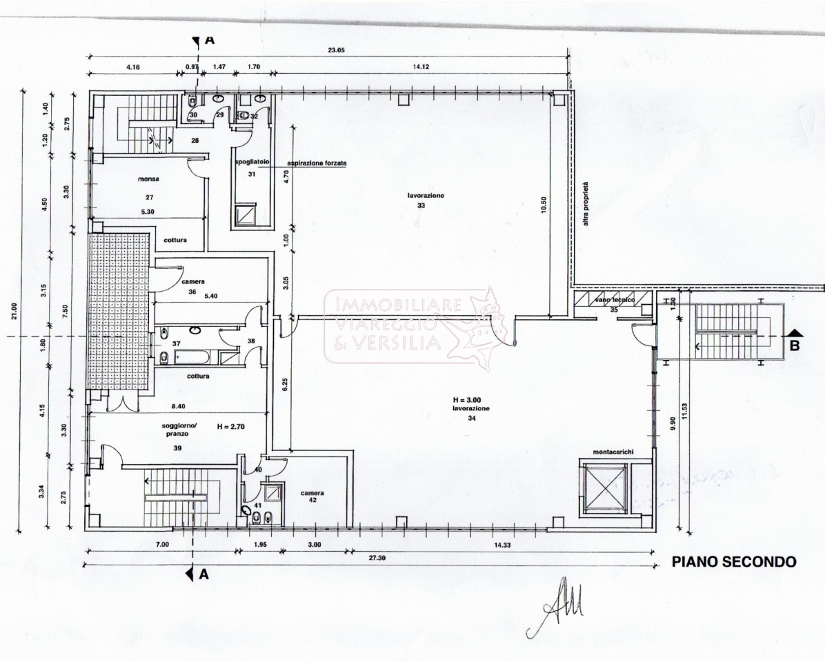 Immagine 2 di Magazzino in vendita  in via dei Metalmeccanici 10 a Camaiore