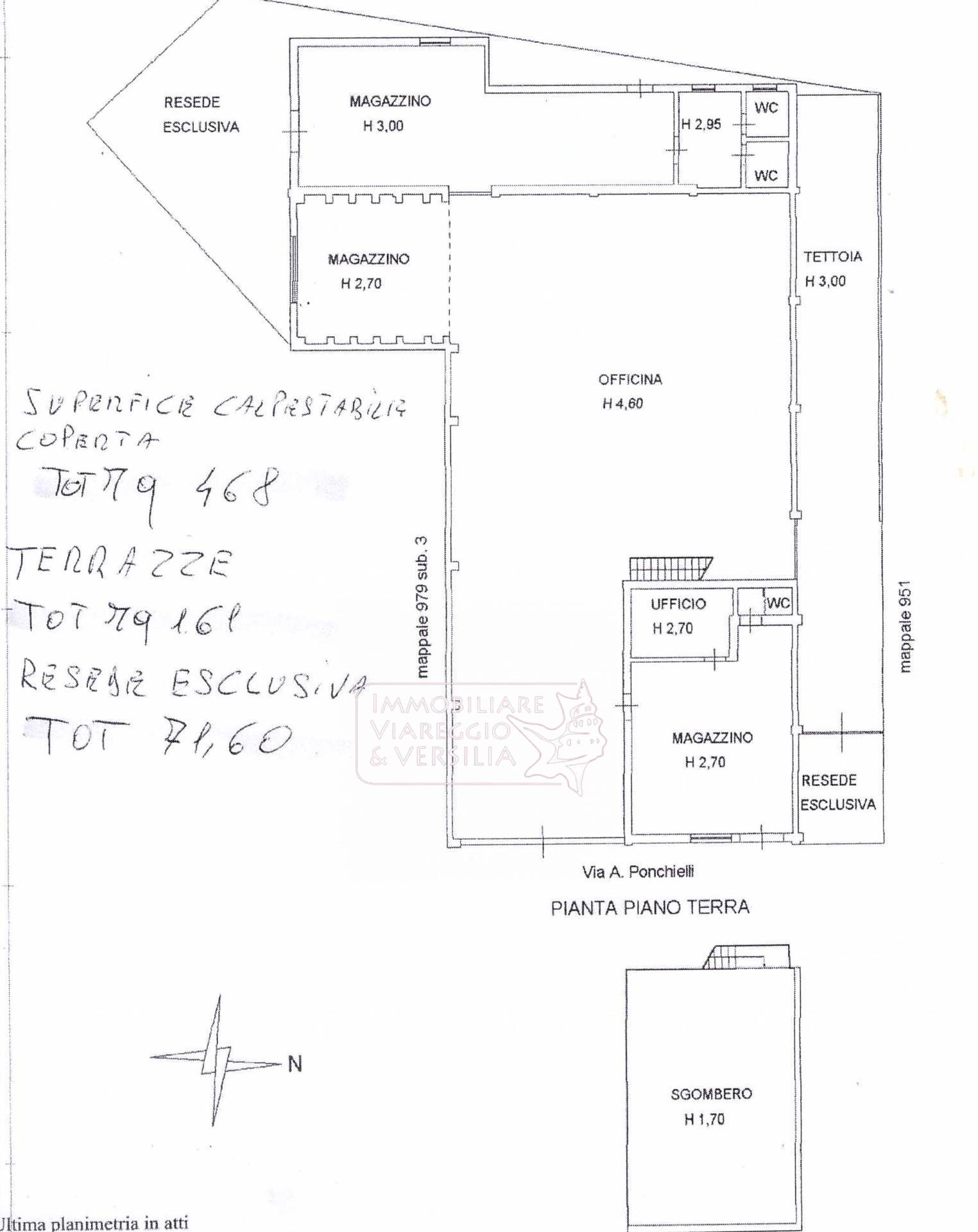 Immagine 2 di Magazzino in vendita  in via della Circonvallazione a Viareggio