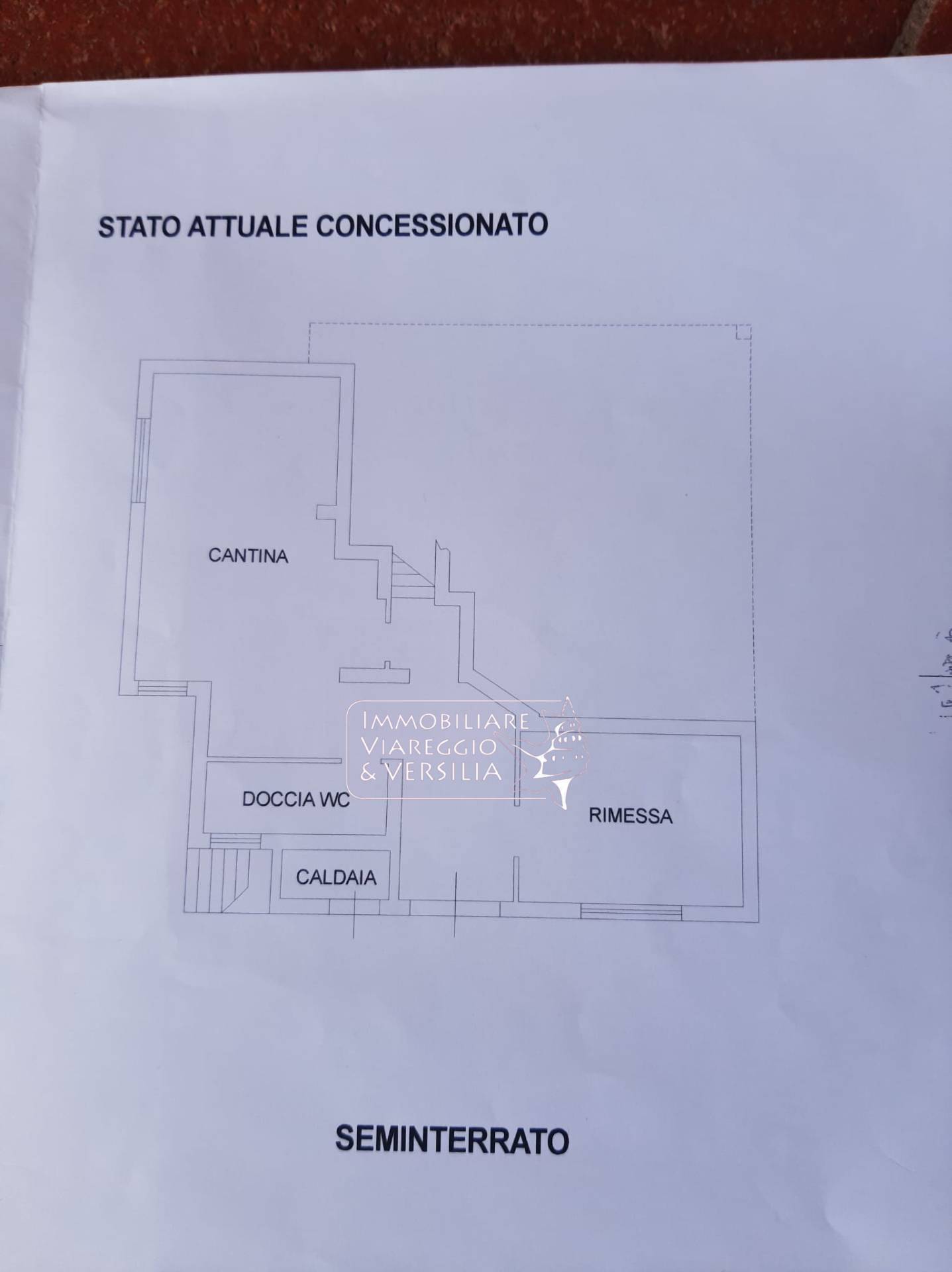 Immagine 15 di Villa in vendita  in via di Chiavarino a Massarosa