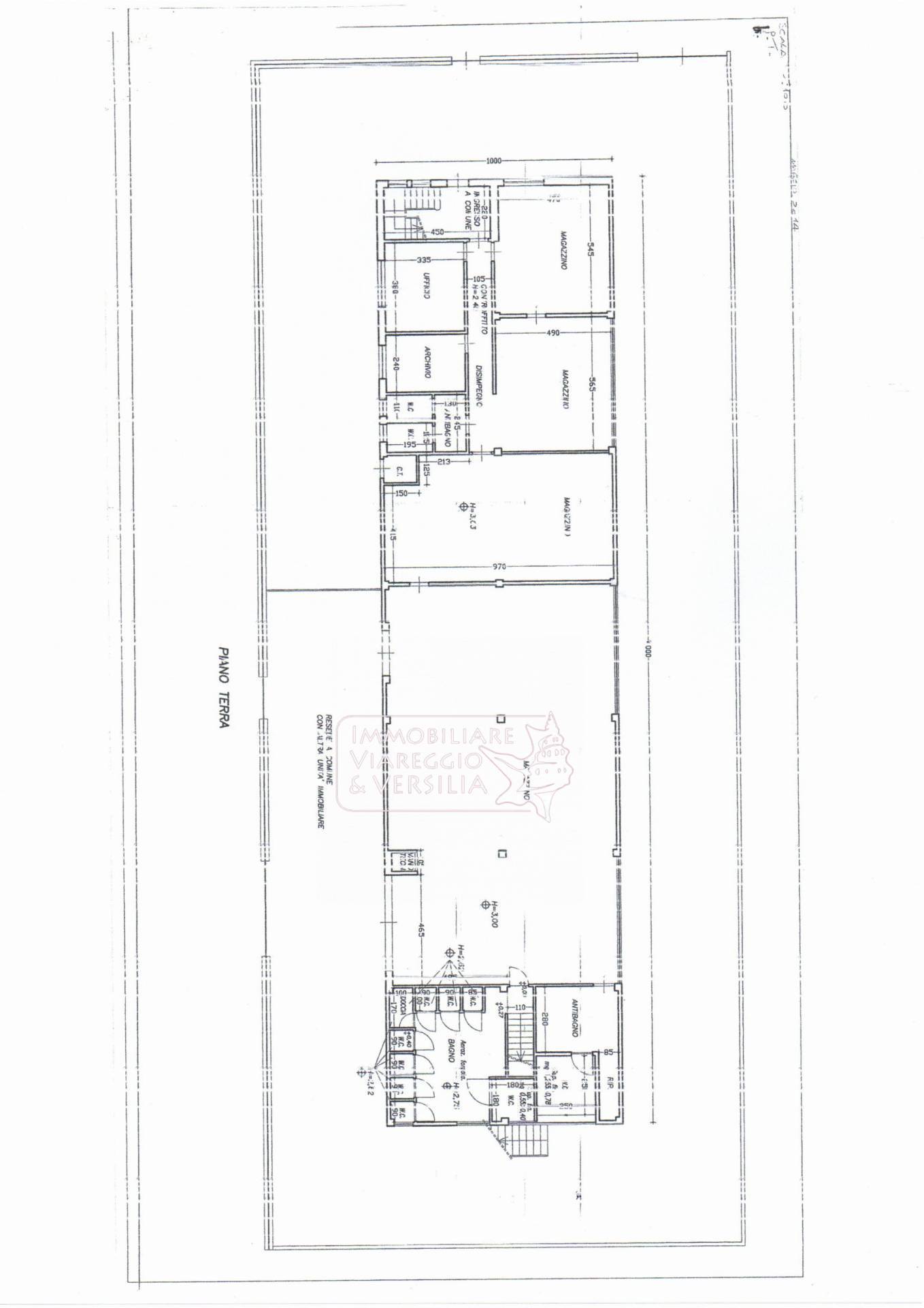 Immagine 12 di Magazzino in vendita  in via dei Metalmeccanici a Camaiore