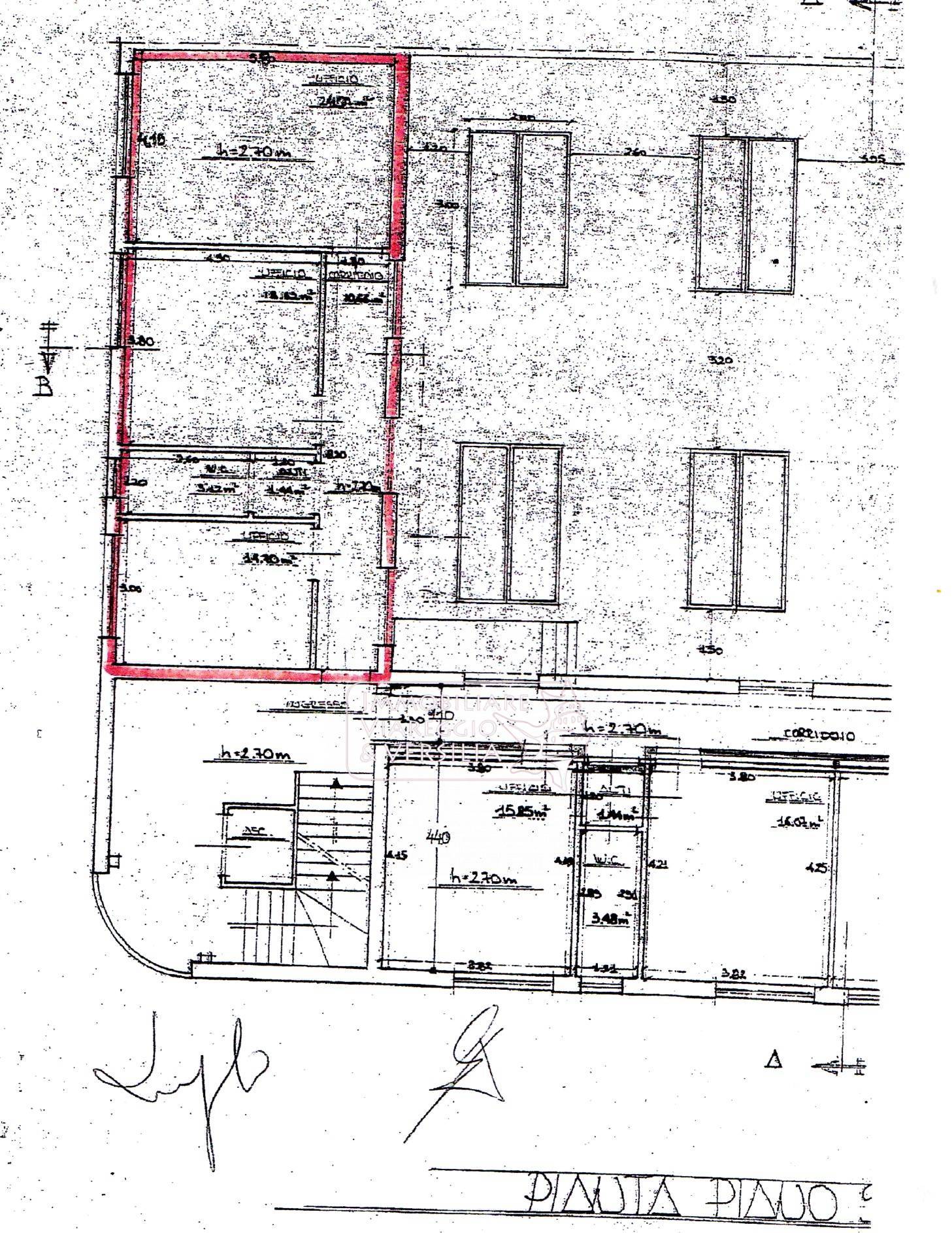 Immagine 19 di Ufficio in affitto  in via Coppino 100 a Viareggio