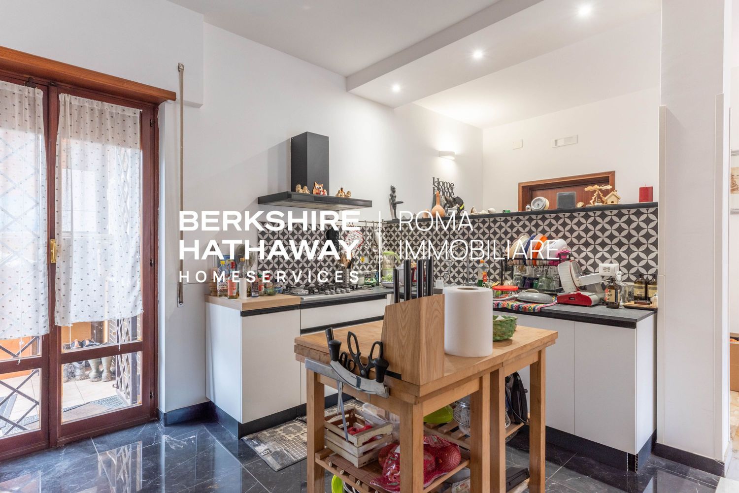 Immagine 1 di Appartamento in vendita  in Giovanni Franzoni a Roma