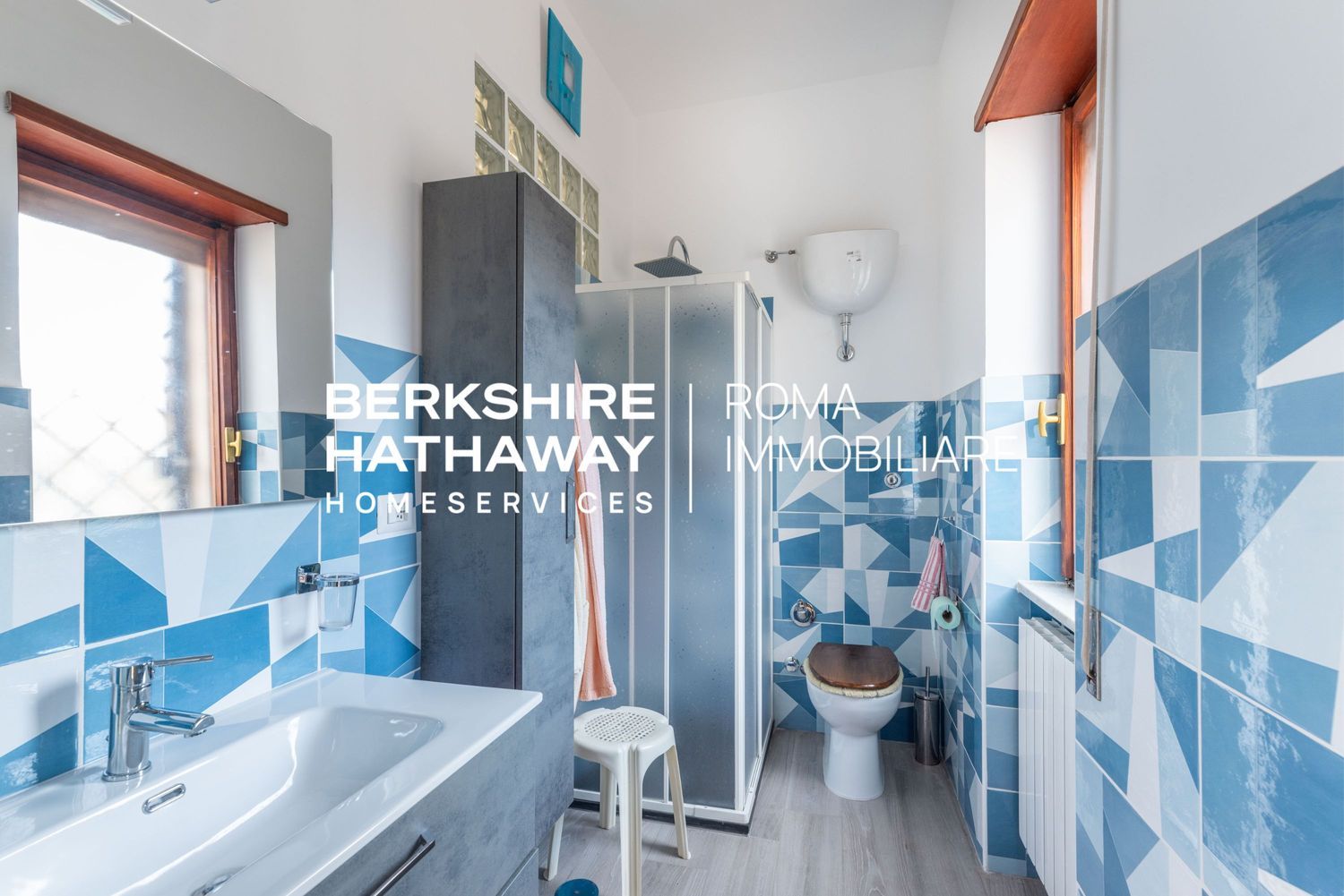 Immagine 19 di Appartamento in vendita  in Giovanni Franzoni a Roma