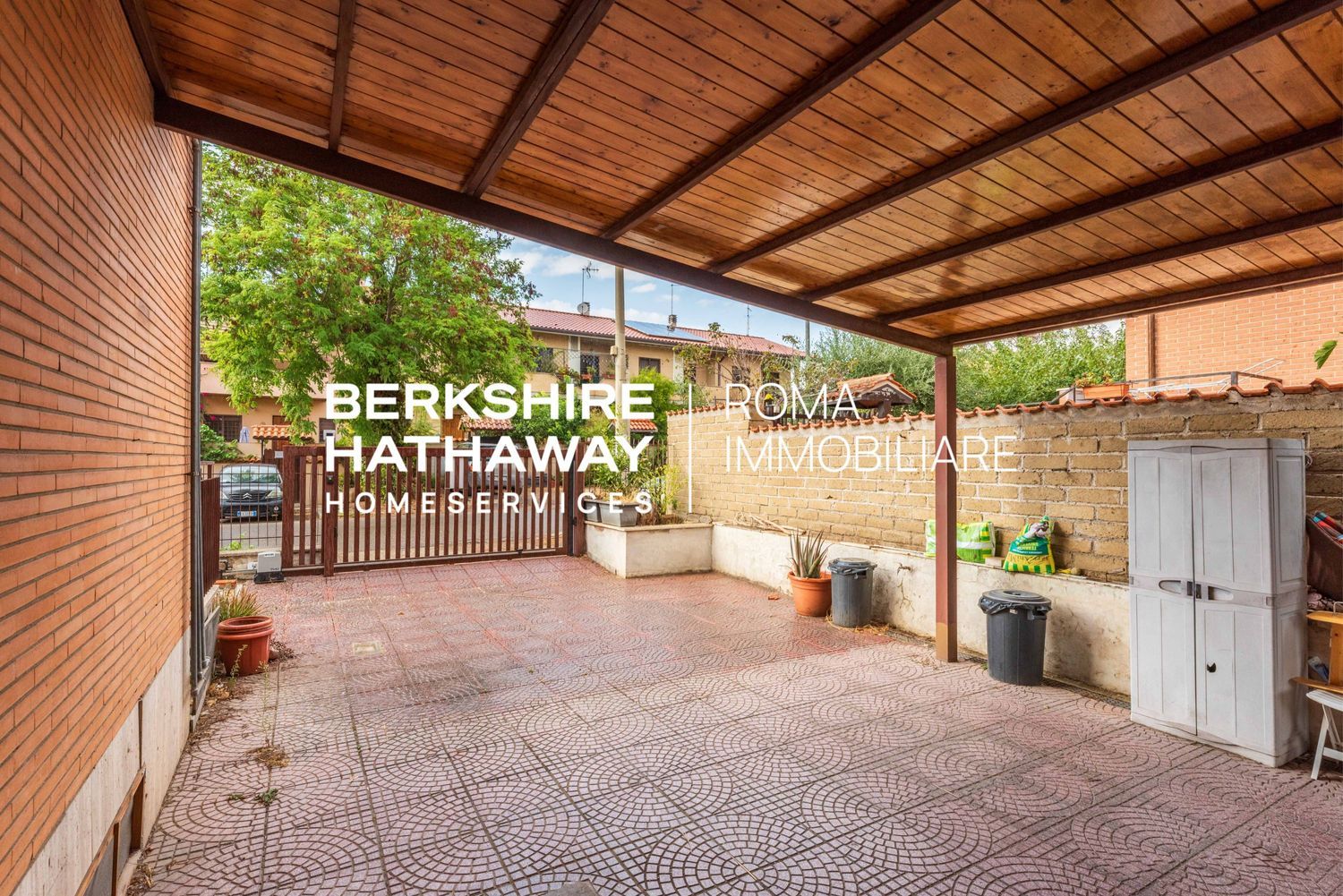 Immagine 25 di Appartamento in vendita  in Giovanni Franzoni a Roma