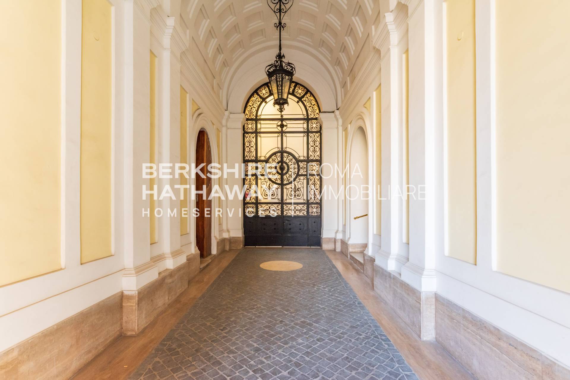 Immagine 17 di Appartamento in vendita  in Piazza Sallustio 1 a Roma