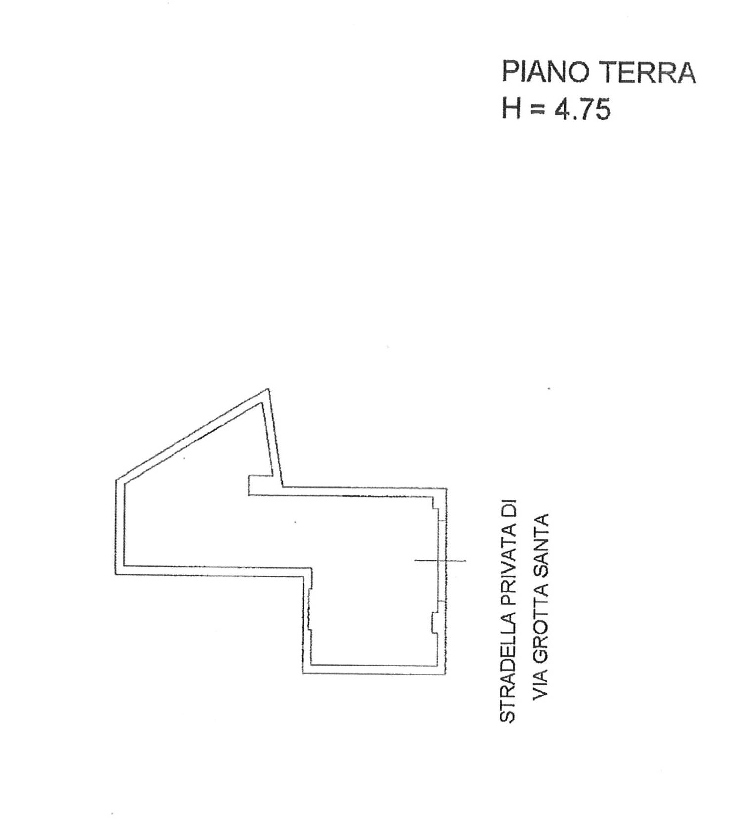 Immagine 7 di Box auto in vendita  in viale Grotta Santa a Siracusa