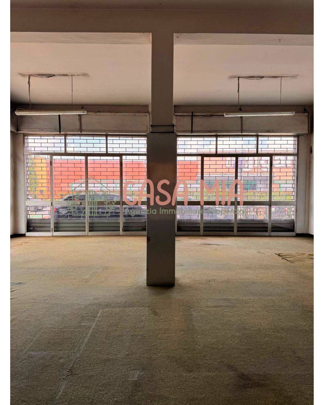 Immagine 2 di Negozio in vendita  in Via emilia est 78 a Agazzano