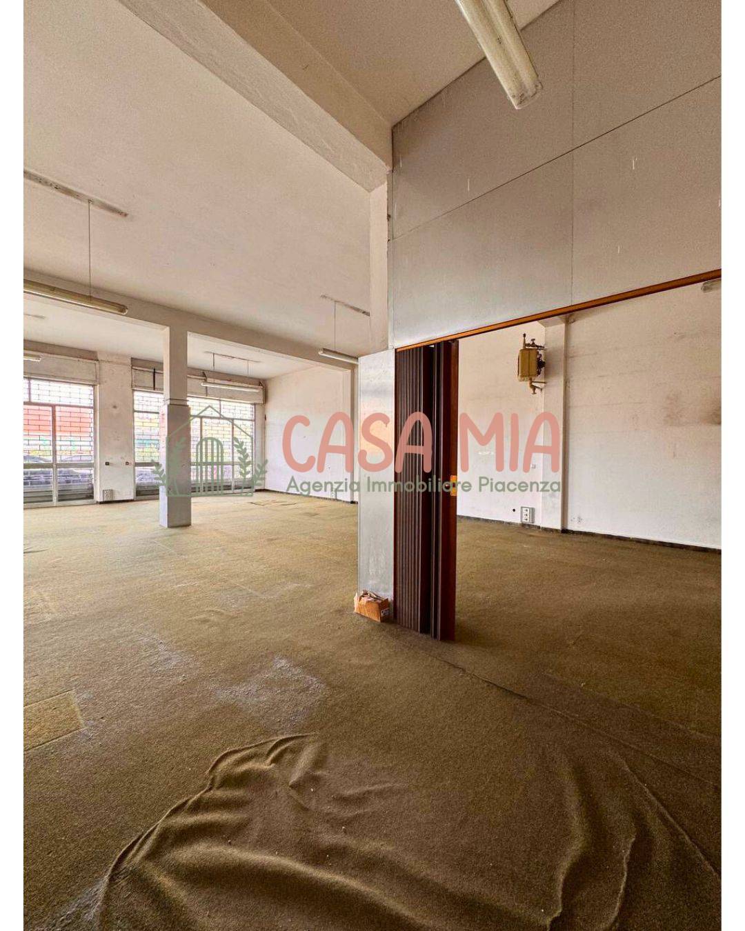 Immagine 13 di Negozio in vendita  in Via emilia est 78 a Agazzano