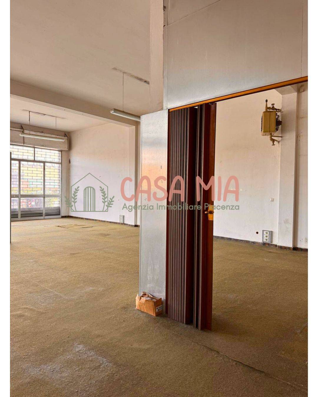 Immagine 14 di Negozio in vendita  in Via emilia est 78 a Agazzano