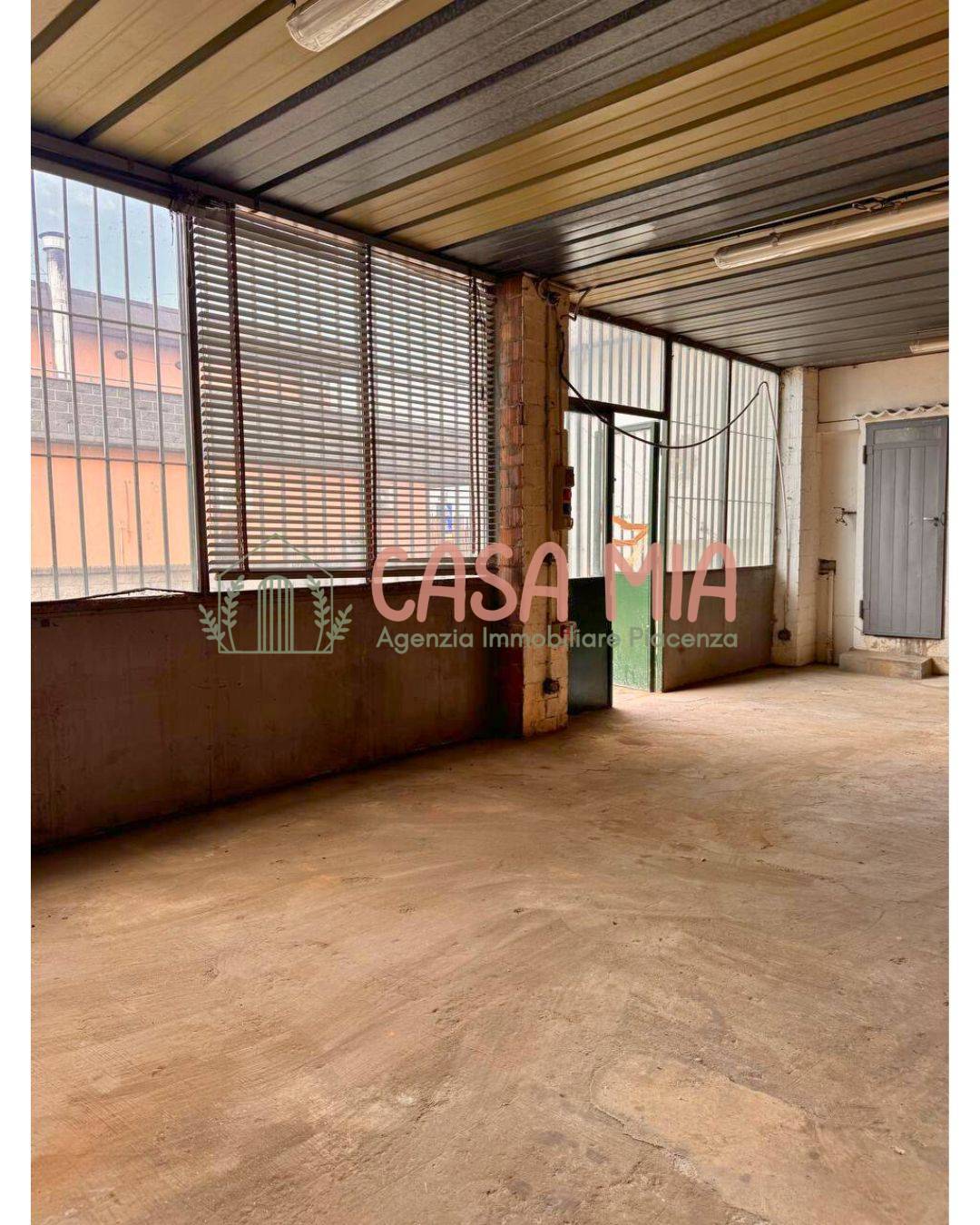 Immagine 17 di Negozio in vendita  in Via emilia est 78 a Agazzano