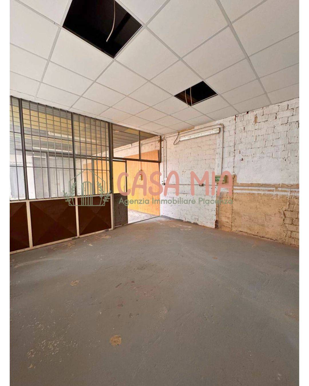 Immagine 20 di Negozio in vendita  in Via emilia est 78 a Agazzano