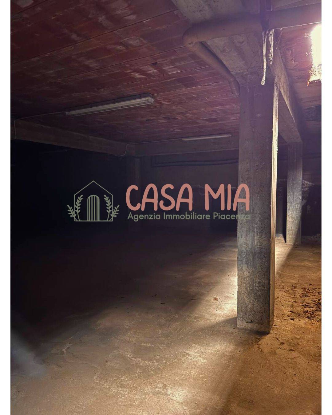 Immagine 25 di Negozio in vendita  in Via emilia est 78 a Agazzano