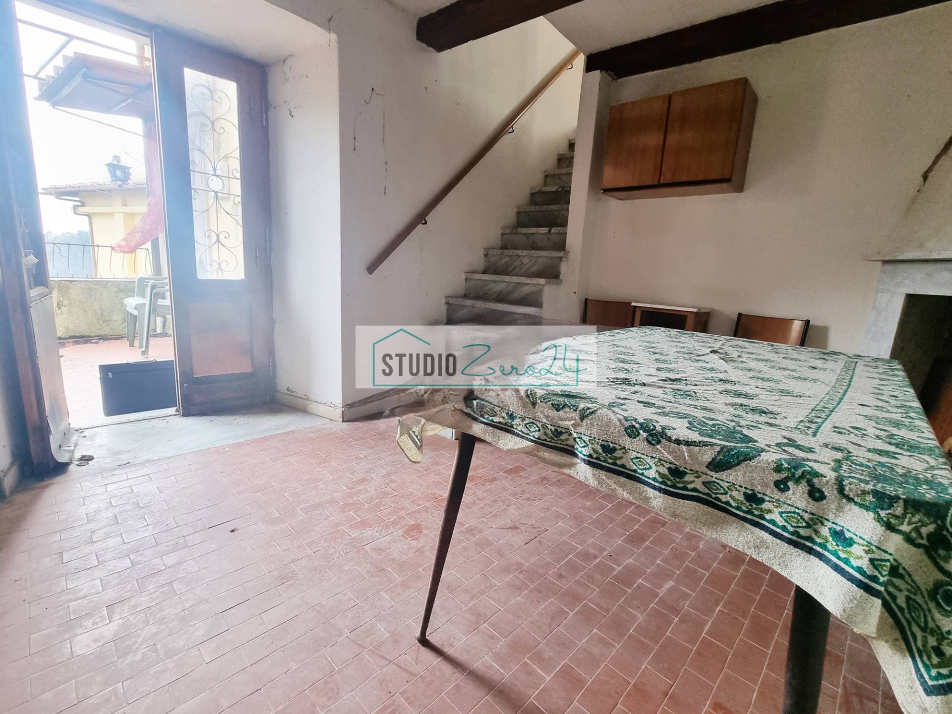 Immagine 2 di Casa semindipendente in vendita  in via del lastrico a Camaiore