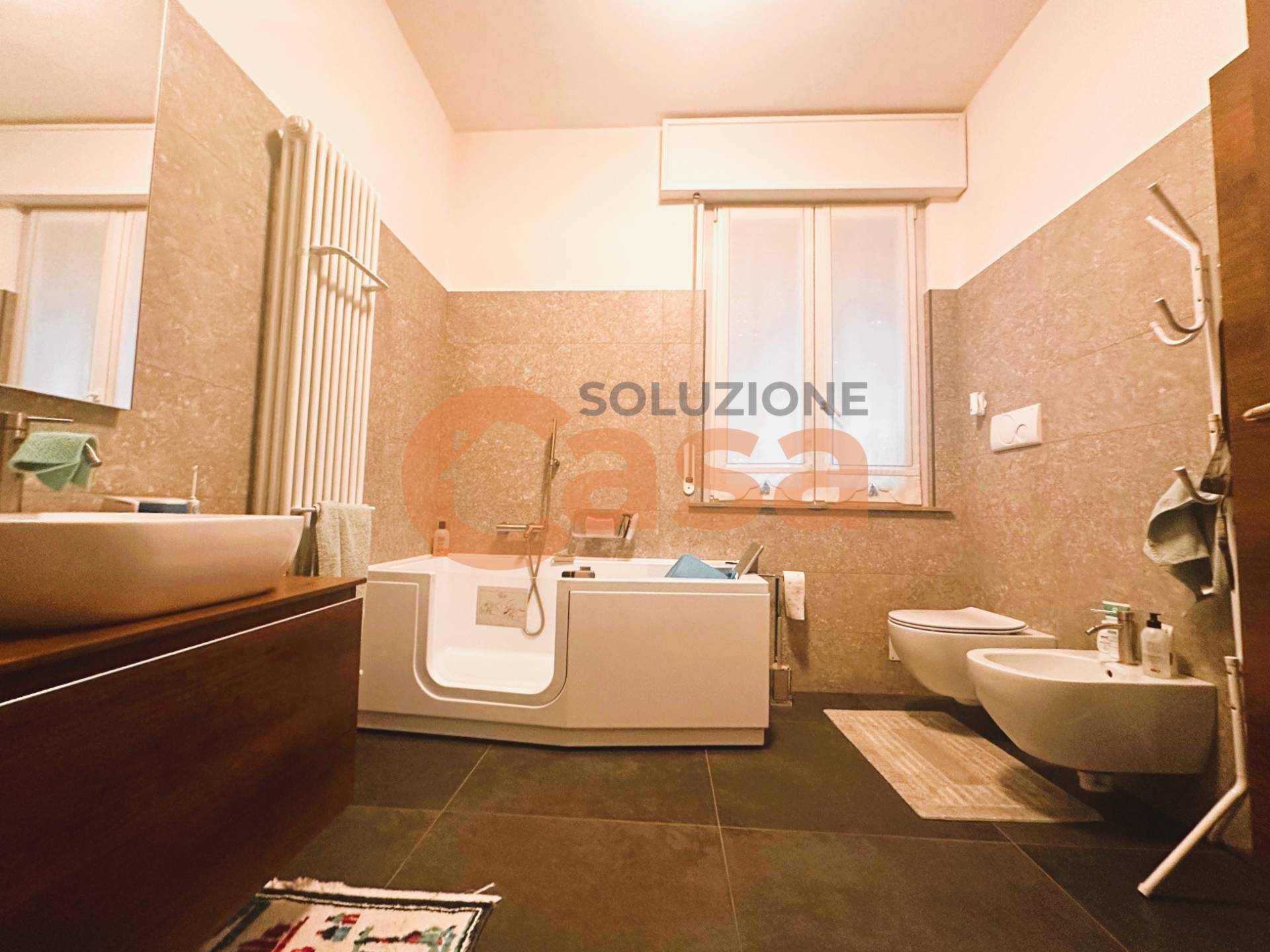 Immagine 8 di Appartamento in vendita  in Via Alessandria a Piacenza