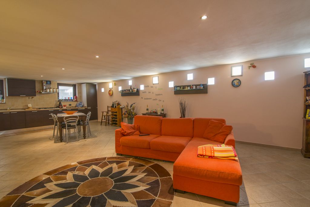 Immagine 43 di Villa in vendita  in Via Rossini a Podenzano