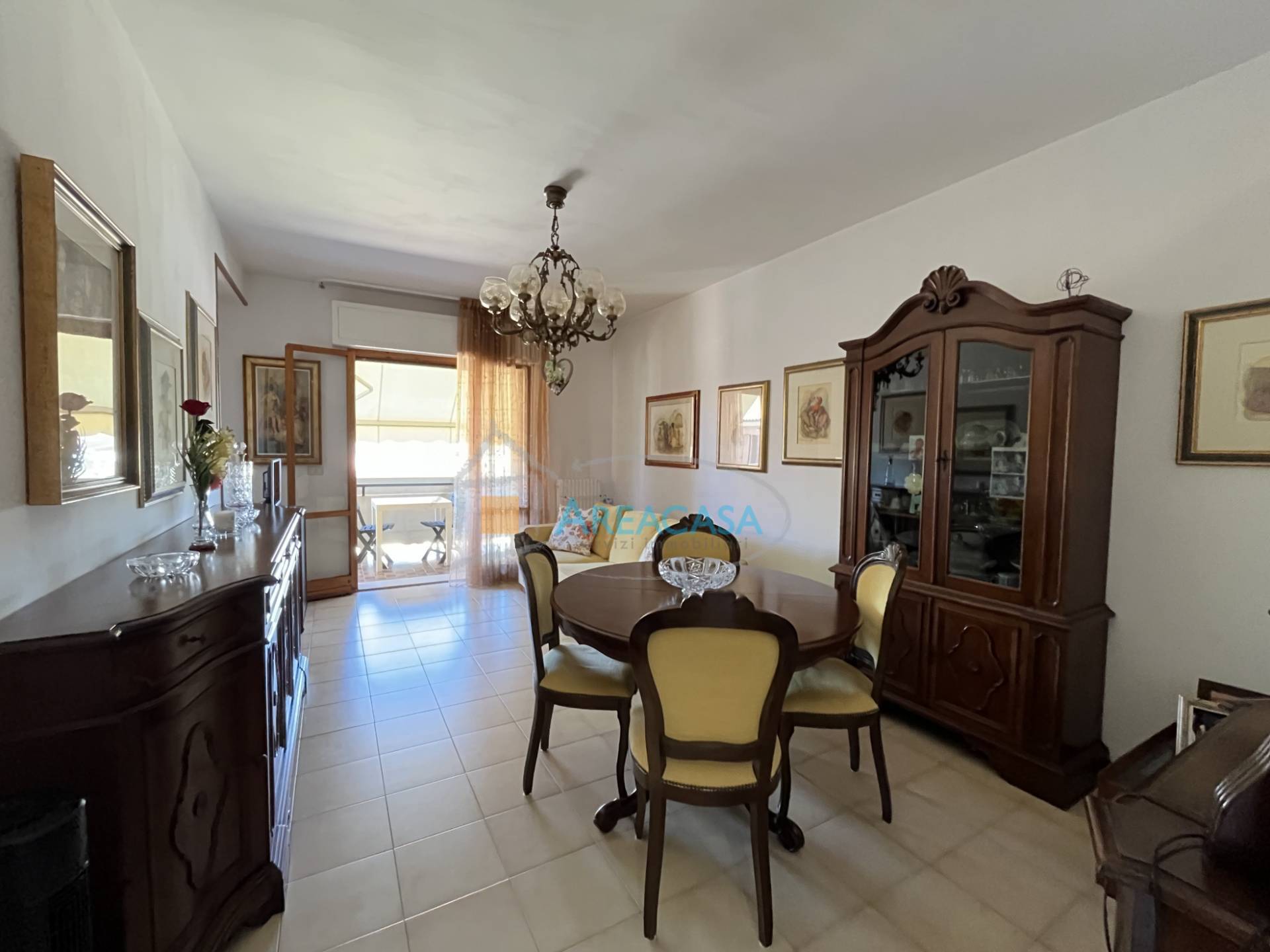 Immagine 2 di Appartamento in vendita  11 a Folignano